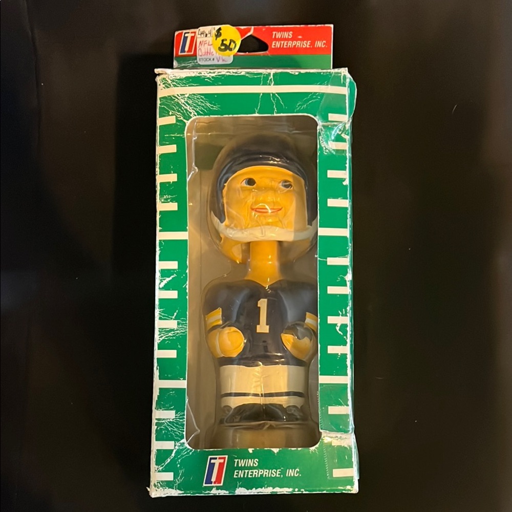 Vintage Twins Enterprise Collectable NFL Football Bobblehead